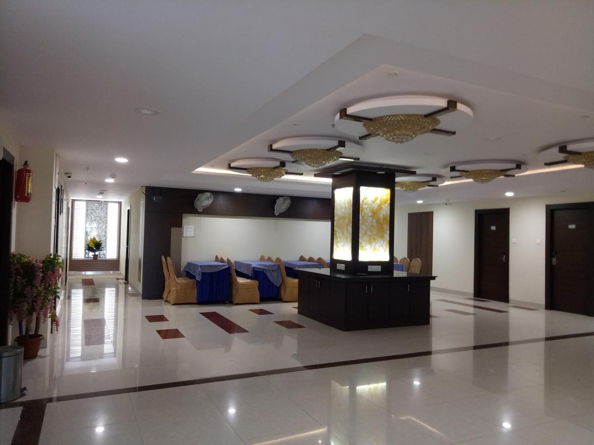 Hotel Deccan Park Хайдарабад Экстерьер фото