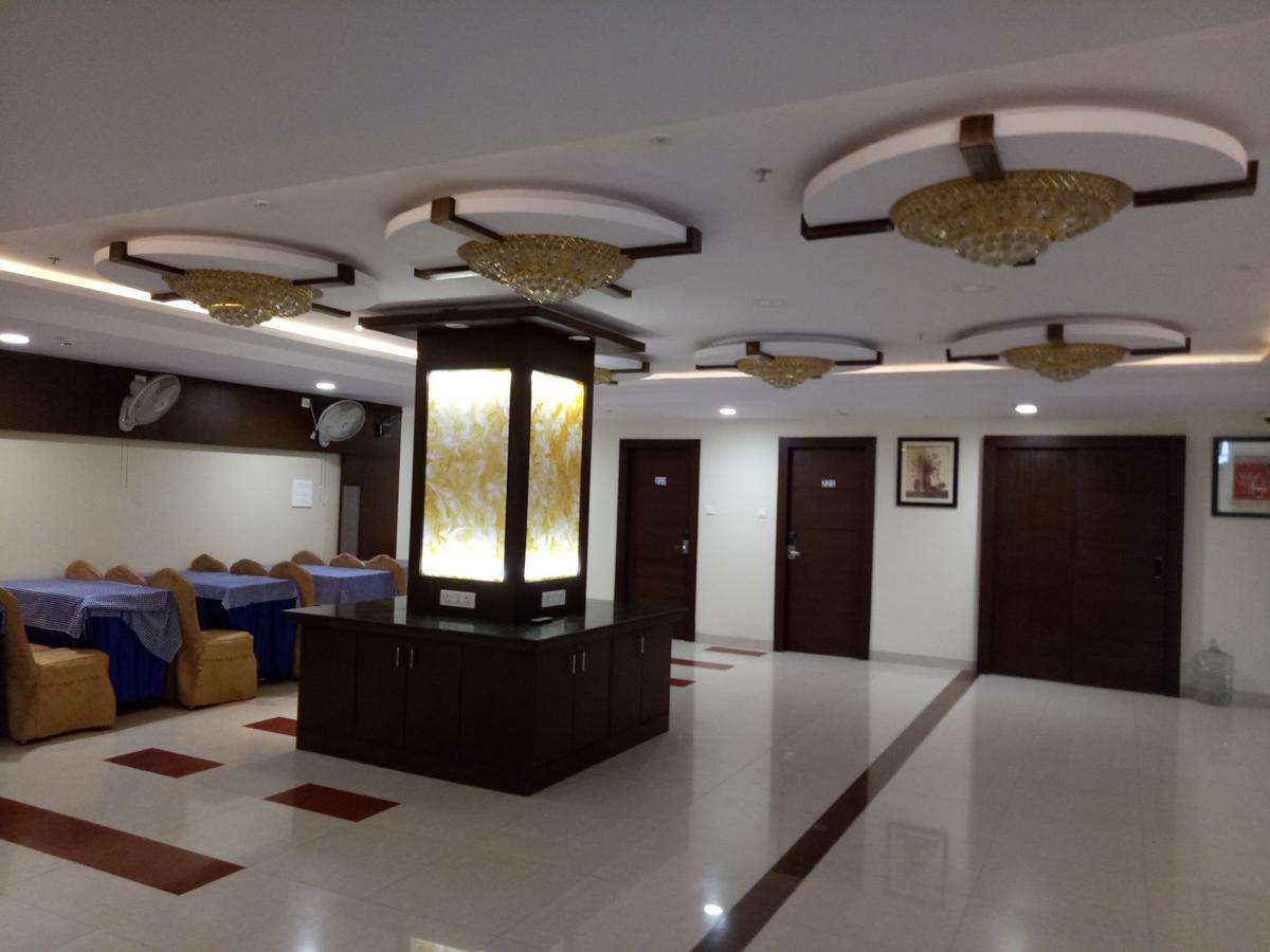 Hotel Deccan Park Хайдарабад Экстерьер фото